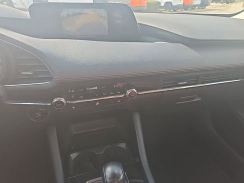 Used 2024 MAZDA MAZDA3 s image 24