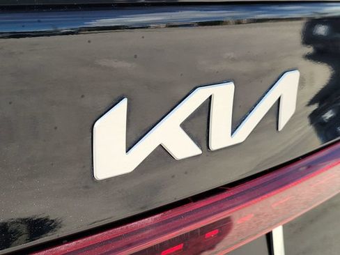 Used 2023 Kia Forte GT-Line w/ GT-Line Technology Package FWD image 8