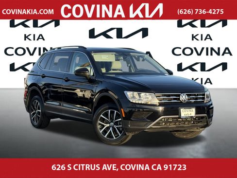 Used 2021 Volkswagen Tiguan SE w/ Panoramic Sunroof Package image 2
