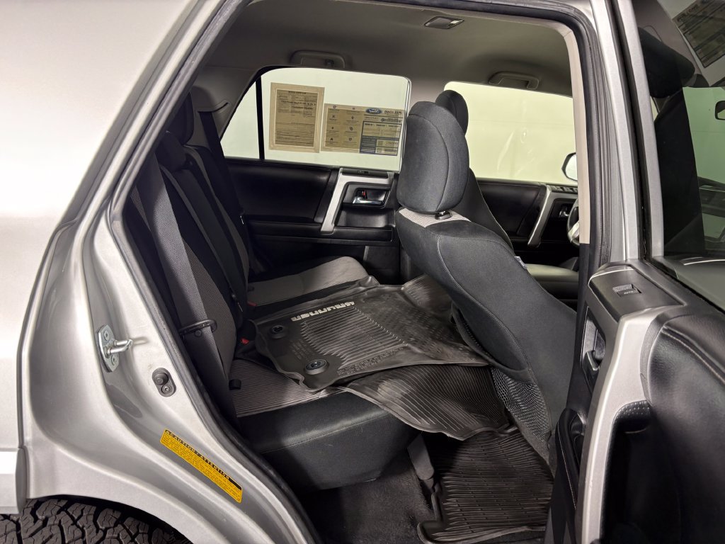 Used 2016 Toyota 4Runner SR5 AWD/4WD image 29
