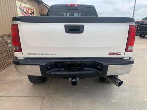 Used 2008 GMC Sierra 2500 SLT w/ Z71 Off-Road Package AWD/4WD image 18
