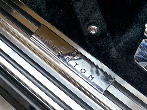 Used 2013 Rolls-Royce Phantom Sedan RWD image 76