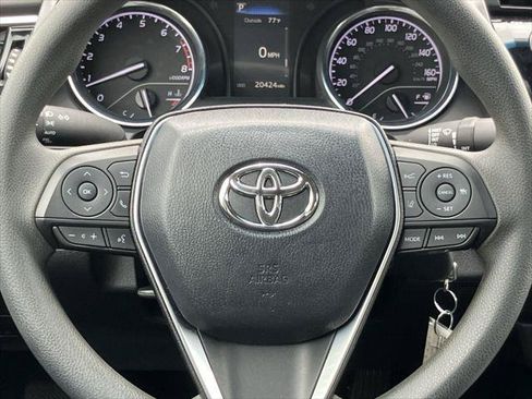 Certified 2018 Toyota Camry LE FWD image 18