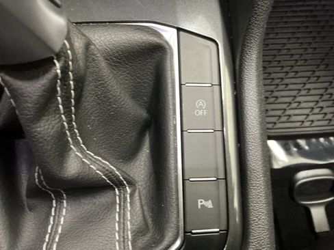 Used 2022 Volkswagen Tiguan SE R-Line AWD/4WD image 58