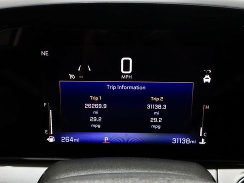 Used 2024 Chevrolet Trax LT FWD image 27