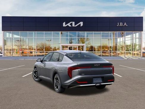 New 2025 Kia K4 EX image 4