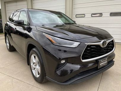 Used 2021 Toyota Highlander LE