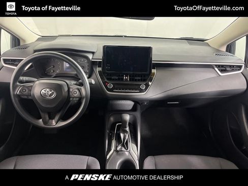 Used 2025 Toyota Corolla LE FWD image 20