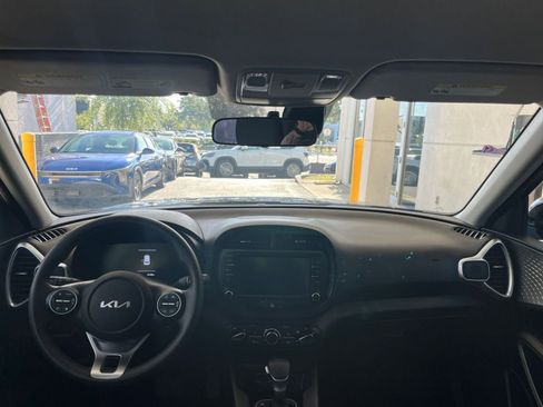 Used 2025 Kia Soul LX w/ LX Technology Package image 31