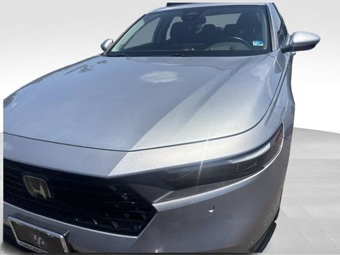 Used 2024 Honda Accord Touring image 2