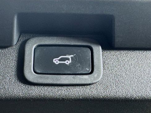 Used 2018 Land Rover Discovery HSE Luxury AWD/4WD image 32