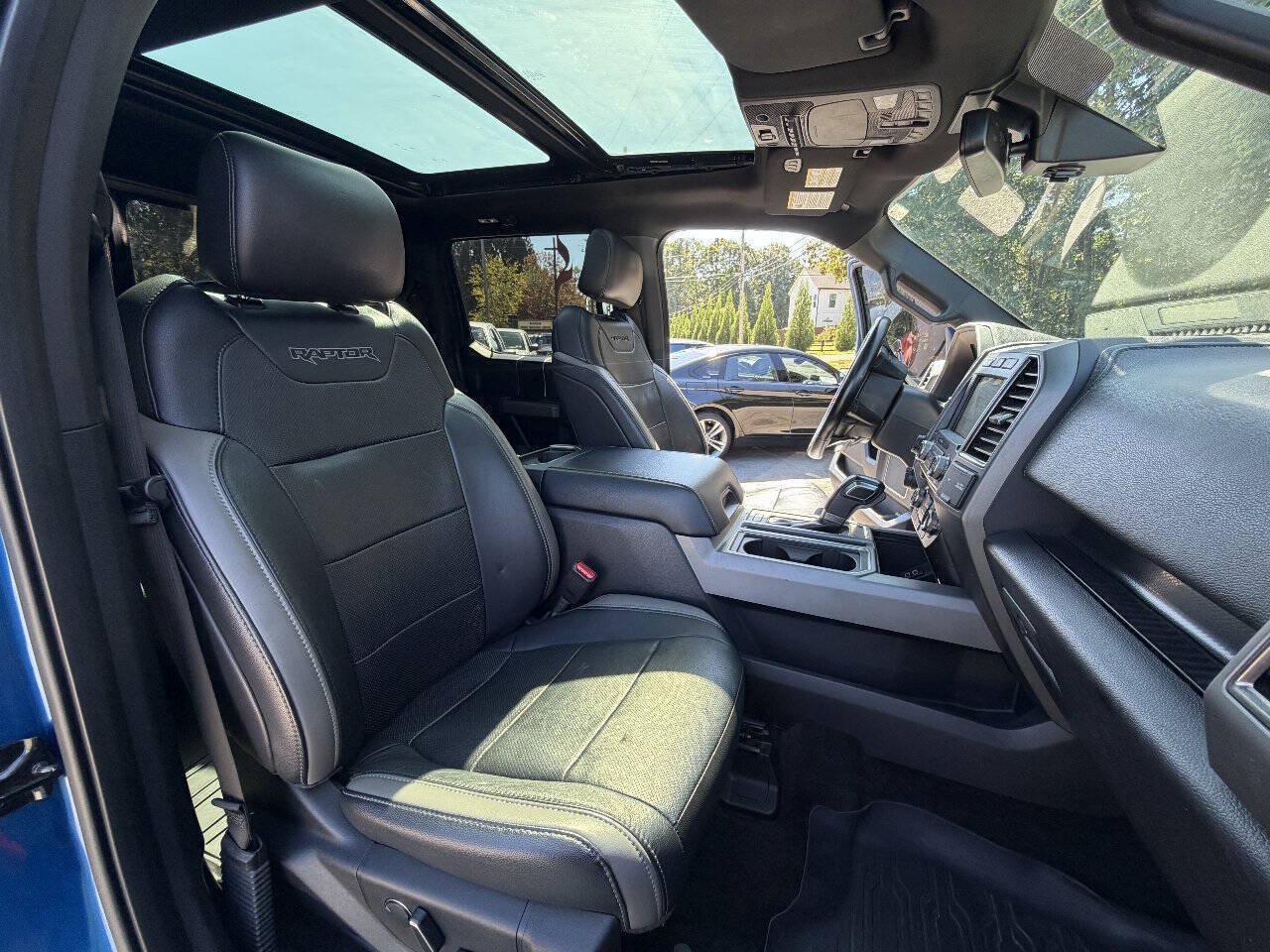Used 2017 Ford F150 Raptor w/ Equipment Group 802A Luxury AWD/4WD image 24