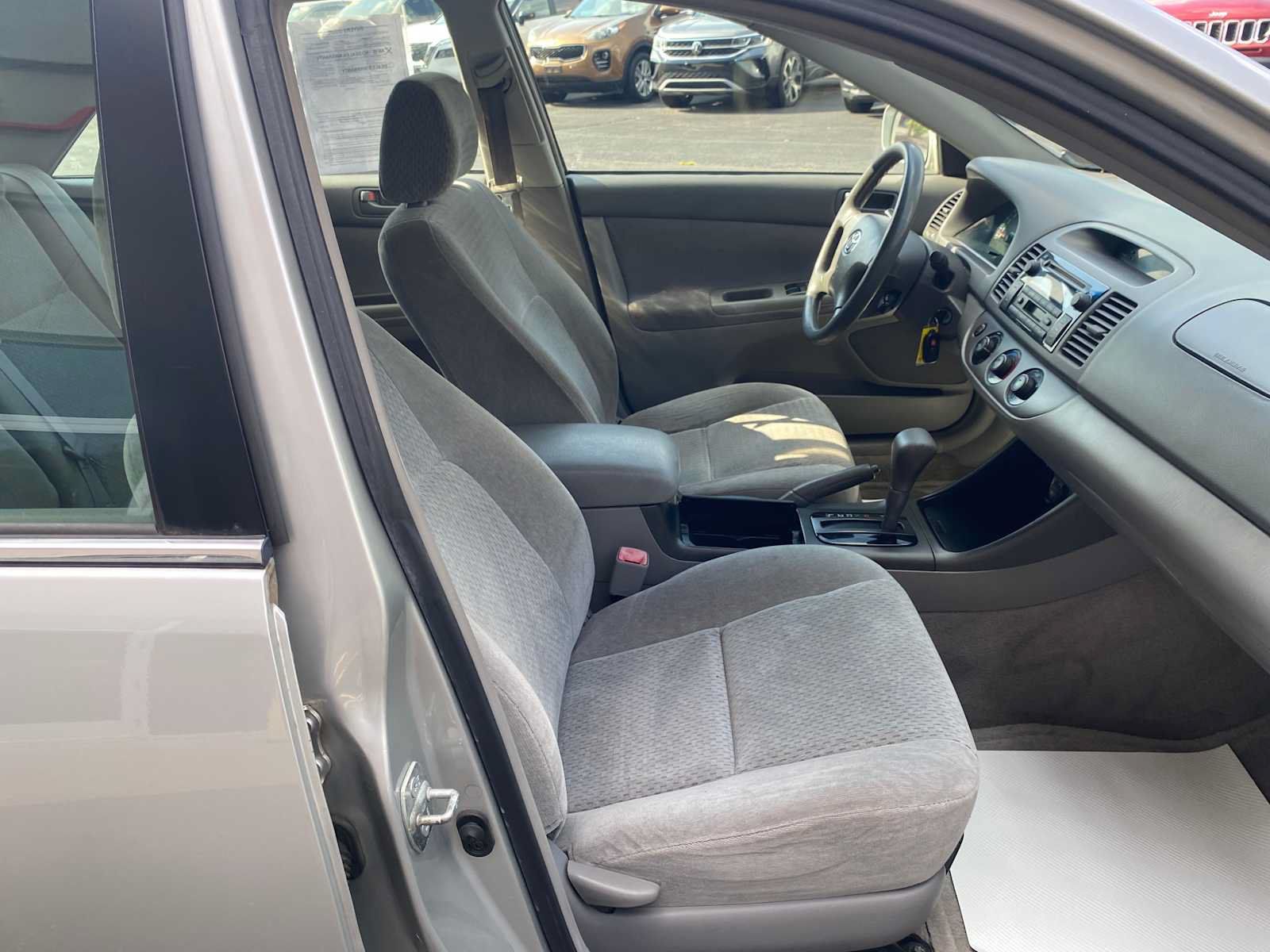Used 2004 Toyota Camry LE w/ Fleet Convenience Pkg FWD image 21