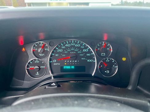 Used 2023 Chevrolet Express 2500 w/ Driver Convenience Package RWD image 19