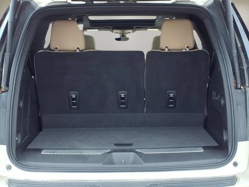 Used 2021 Chevrolet Tahoe Premier w/ Premium Package AWD/4WD image 29
