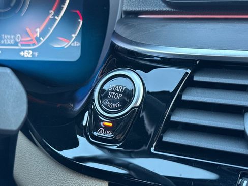 Used 2023 BMW 530i w/ Premium Package image 33