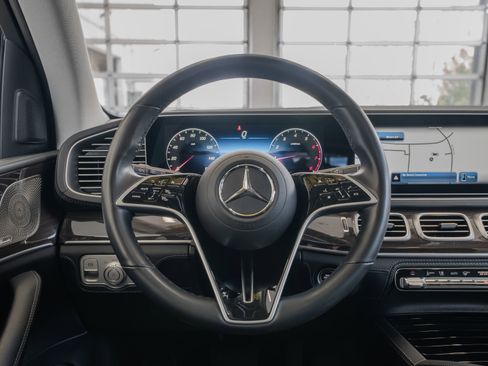 Certified 2025 Mercedes-Benz GLE 450 4MATIC image 9