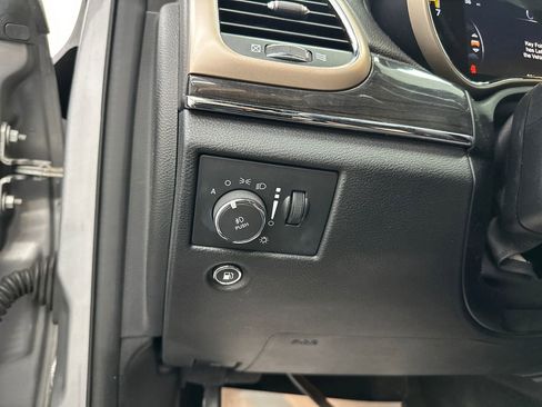 Used 2016 Jeep Grand Cherokee Overland image 35