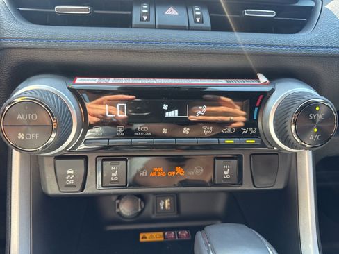 Used 2025 Toyota RAV4 XSE w/ Advanced Technology Package AWD/4WD image 18