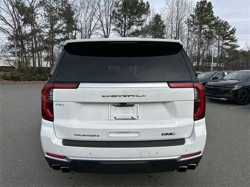 Used 2025 GMC Yukon XL Denali image 4