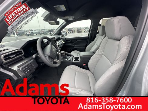 Used 2026 Toyota Tacoma SR5 w/ SR5 Upgrade Package AWD/4WD image 5