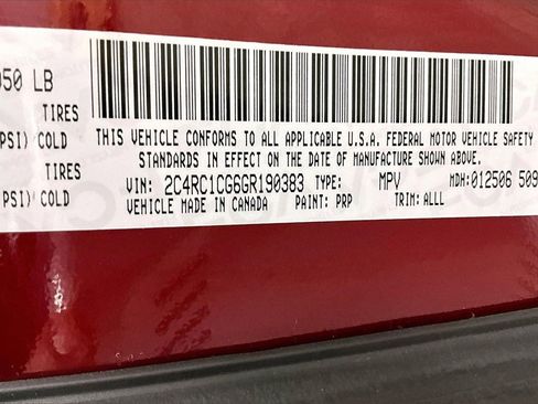 Used 2016 Chrysler Town & Country Touring-L image 19