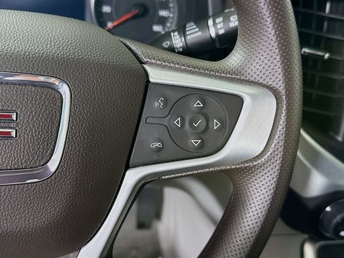Used 2023 GMC Acadia SLE w/ Driver Convenience Package FWD image 22