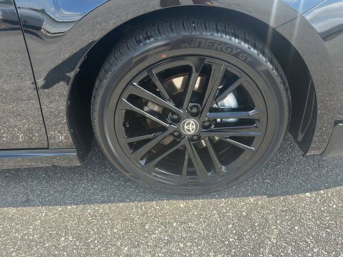 Used 2025 Toyota Camry SE image 3