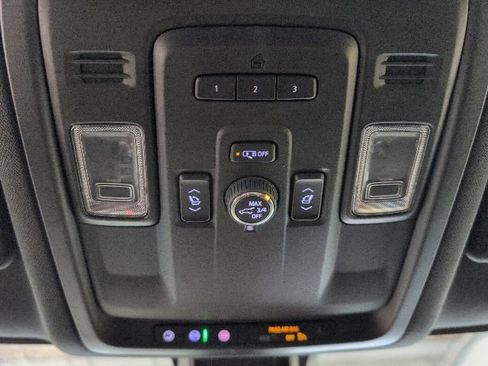 Used 2022 Chevrolet Tahoe RST w/ Luxury Package AWD/4WD image 29