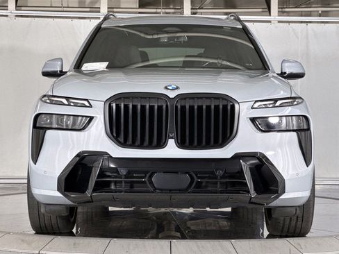 Used 2024 BMW X7 xDrive40i w/ M Sport Package AWD/4WD image 6