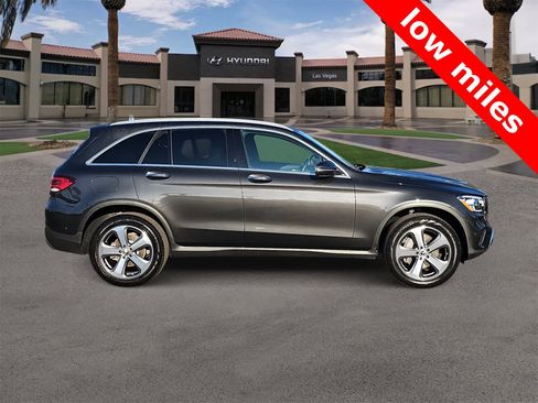 Used 2022 Mercedes-Benz GLC 300 image 9