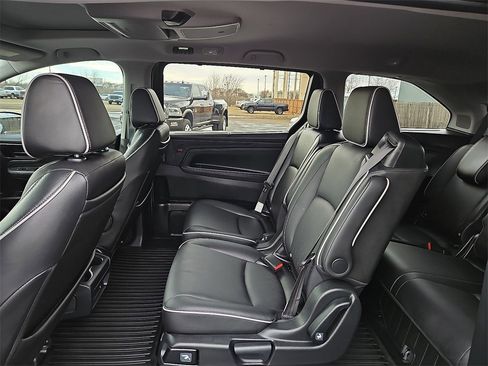 Used 2024 Honda Odyssey Elite image 17