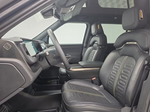 Used 2025 Rivian R1S Adventure AWD/4WD image 20