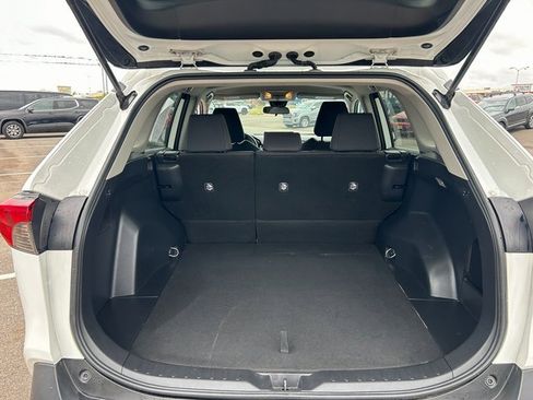 Used 2021 Toyota RAV4 LE image 24