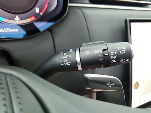 Used 2025 Land Rover Range Rover SE image 40