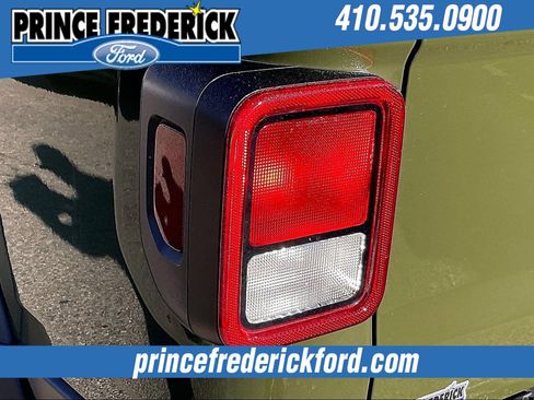 Used 2023 Jeep Gladiator Sport image 26