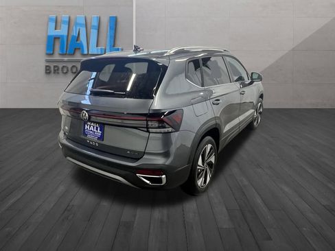 New 2025 Volkswagen Taos SE image 5
