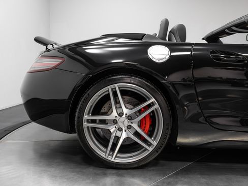 Used 2012 Mercedes-Benz SLS AMG Roadster image 24