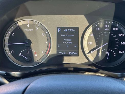 Used 2019 Hyundai Tucson Sport image 19