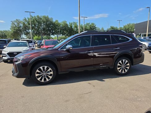 Used 2023 Subaru Outback Touring AWD/4WD image 5
