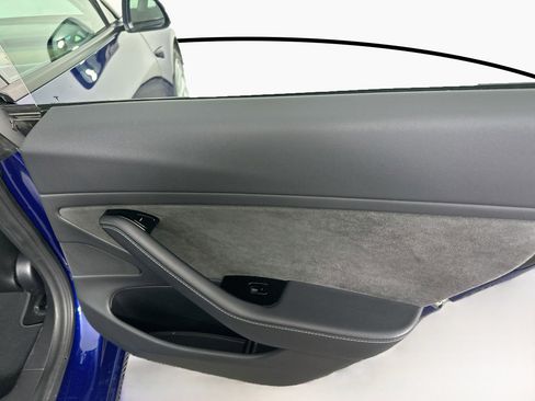 Used 2018 Tesla Model 3 Mid Range RWD image 29