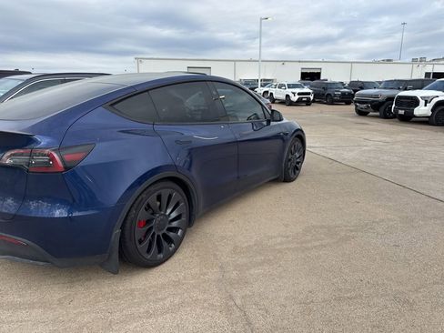 Used 2024 Tesla Model Y Performance image 3