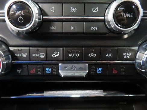 Used 2023 Ford F150 Lariat w/ Equipment Group 502A High image 57