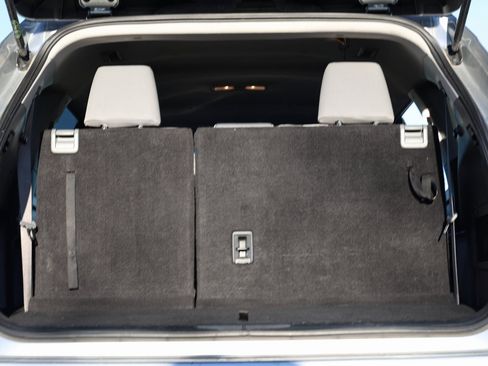 Used 2023 Toyota Highlander L image 33