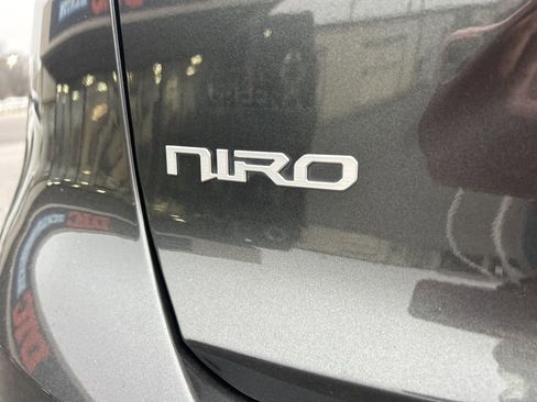 Used 2023 Kia Niro EX image 36