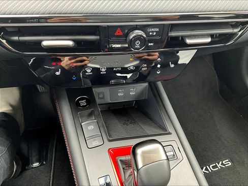 Used 2025 Nissan Kicks SR w/ SR Premium Package image 26