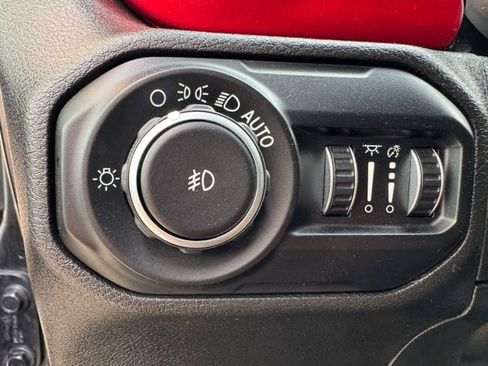 Used 2020 Jeep Wrangler Unlimited Rubicon w/ Advanced Safety Group image 27