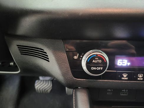 Used 2022 Mitsubishi Outlander SE FWD image 10