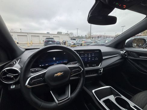 Used 2025 Chevrolet Equinox LT image 33