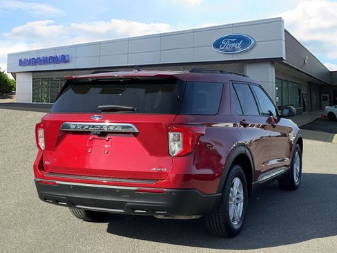 Certified 2022 Ford Explorer XLT image 5